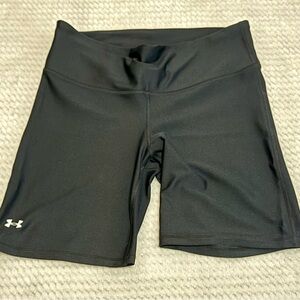 Under Armour Black Athletic Biker Shorts with Stretchy Fabric